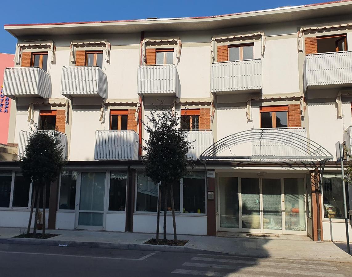 Miga Hotel Grado Centro Экстерьер фото